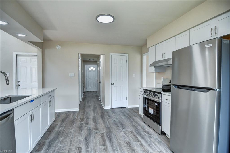 Photo 13 of 41 residential for sale in Virginia Beach virginia