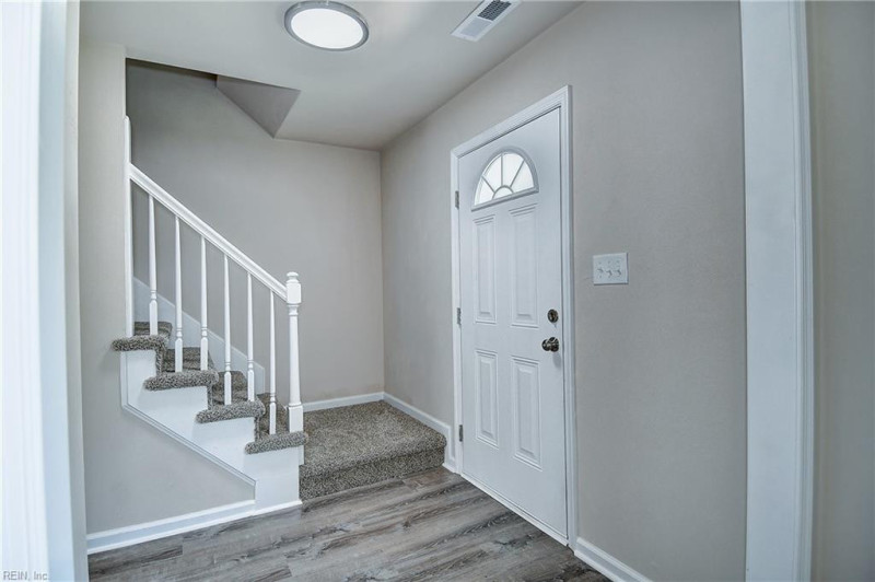 Photo 4 of 41 residential for sale in Virginia Beach virginia
