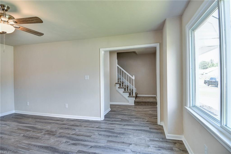Photo 5 of 41 residential for sale in Virginia Beach virginia