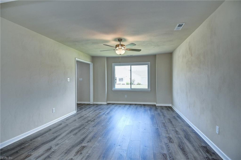 Photo 6 of 41 residential for sale in Virginia Beach virginia
