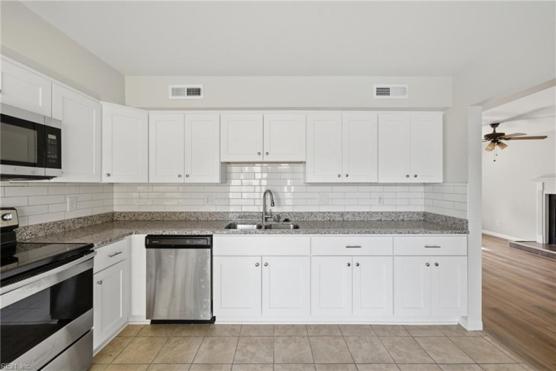 Photo 12 of 35 residential for sale in Virginia Beach virginia