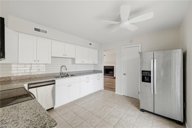 Photo 9 of 35 residential for sale in Virginia Beach virginia