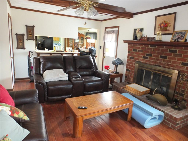 Photo 5 of 24 residential for sale in Virginia Beach virginia