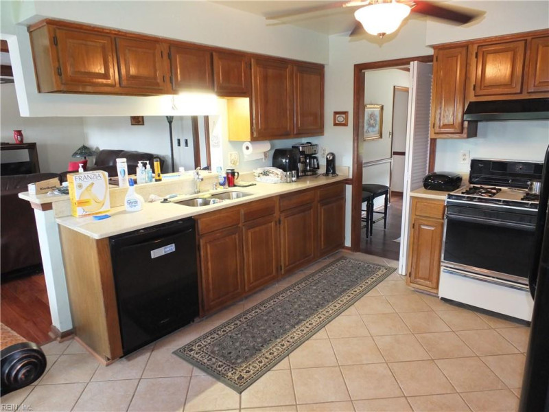 Photo 7 of 24 residential for sale in Virginia Beach virginia