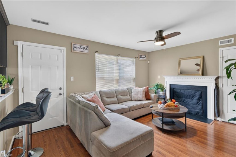 Photo 10 of 19 residential for sale in Newport News virginia
