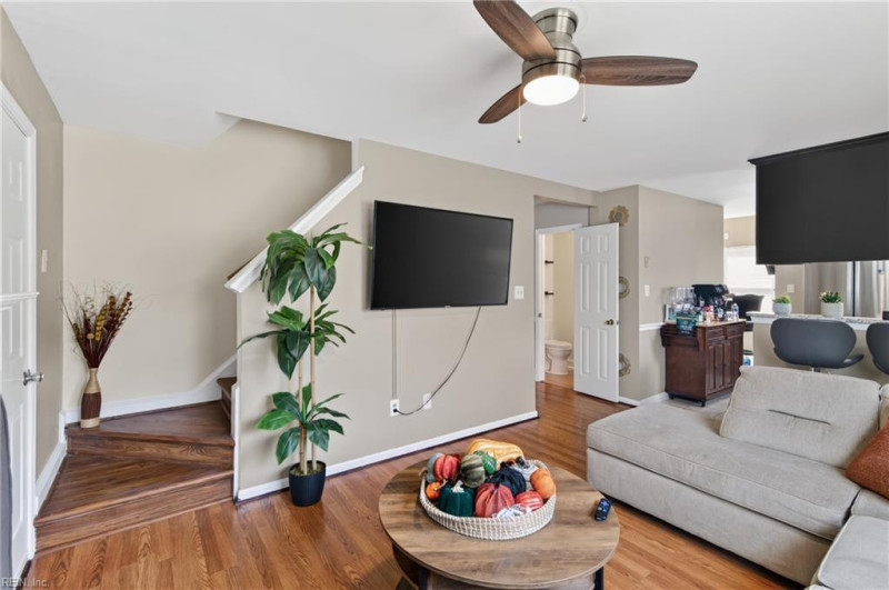 Photo 11 of 19 residential for sale in Newport News virginia