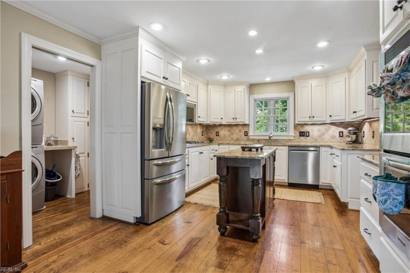 Photo 17 of 50 residential for sale in James City County virginia