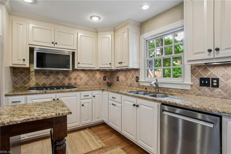 Photo 18 of 50 residential for sale in James City County virginia