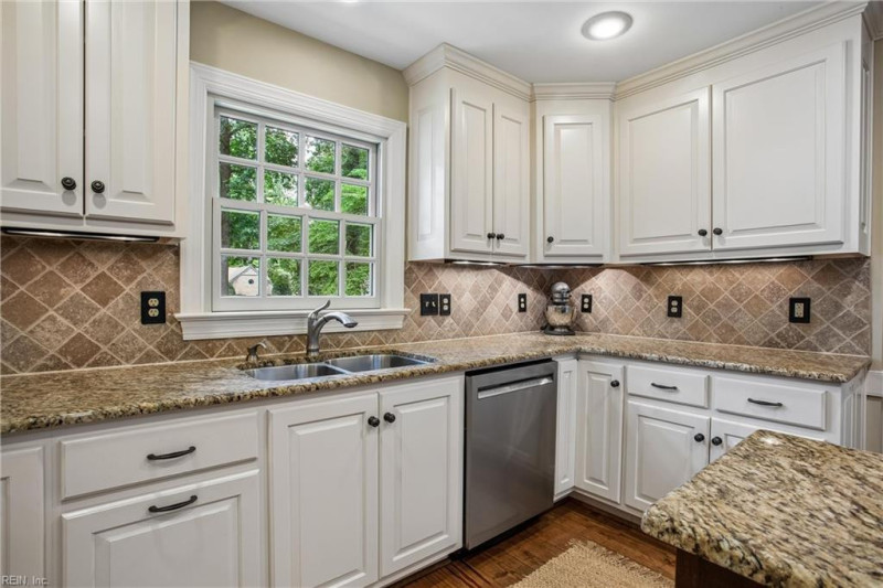 Photo 20 of 50 residential for sale in James City County virginia