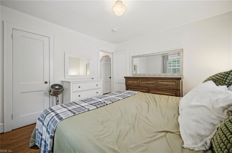 Photo 12 of 44 residential for sale in Norfolk virginia
