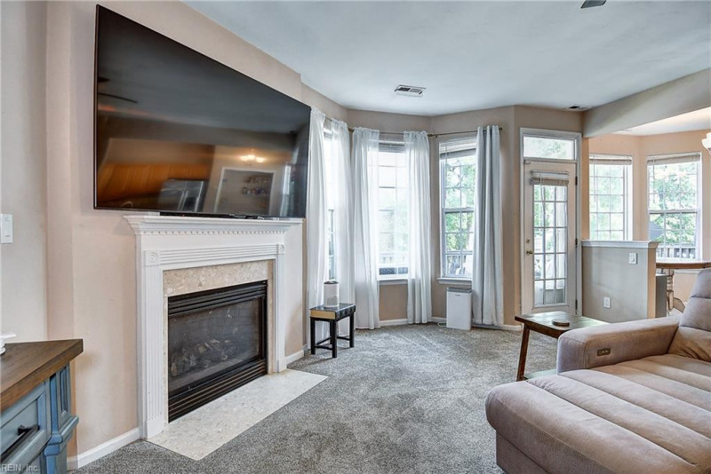 Photo 10 of 43 residential for sale in Virginia Beach virginia