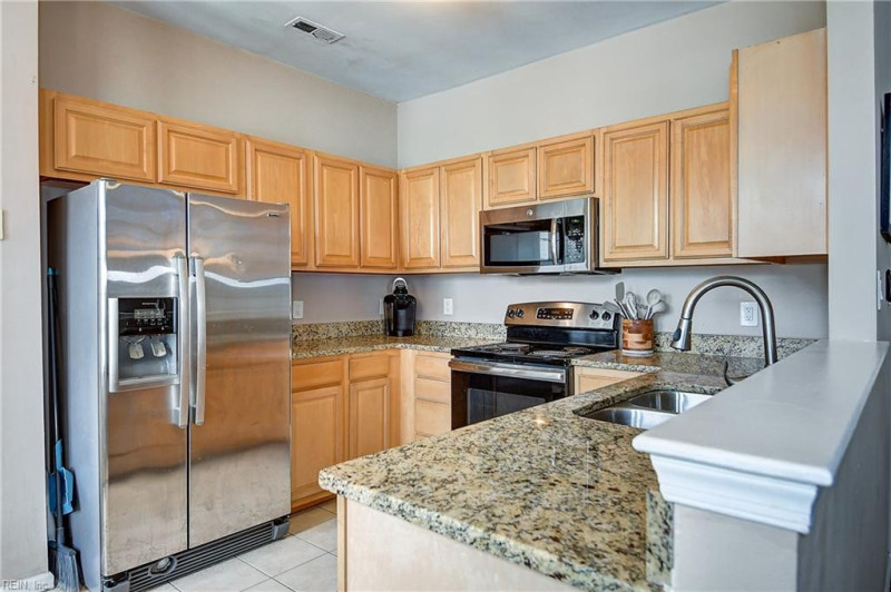 Photo 13 of 43 residential for sale in Virginia Beach virginia