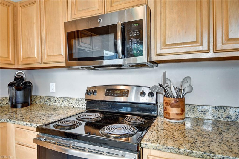 Photo 16 of 43 residential for sale in Virginia Beach virginia