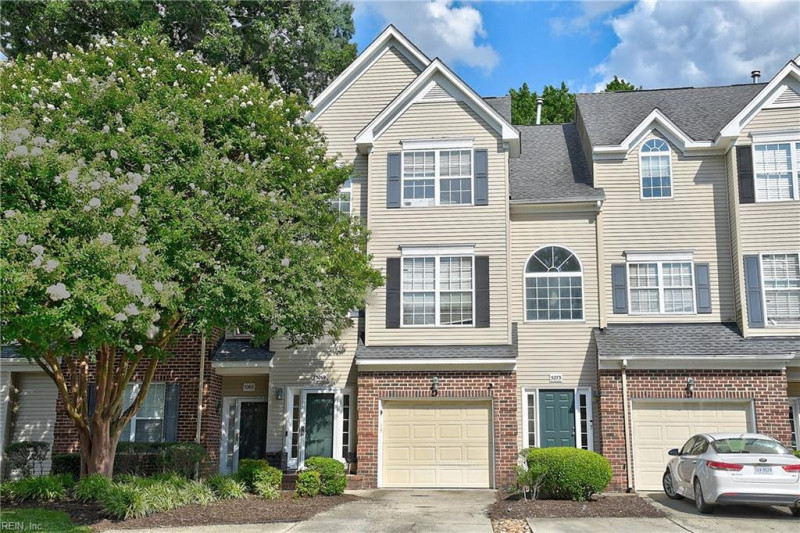 Photo 2 of 43 residential for sale in Virginia Beach virginia