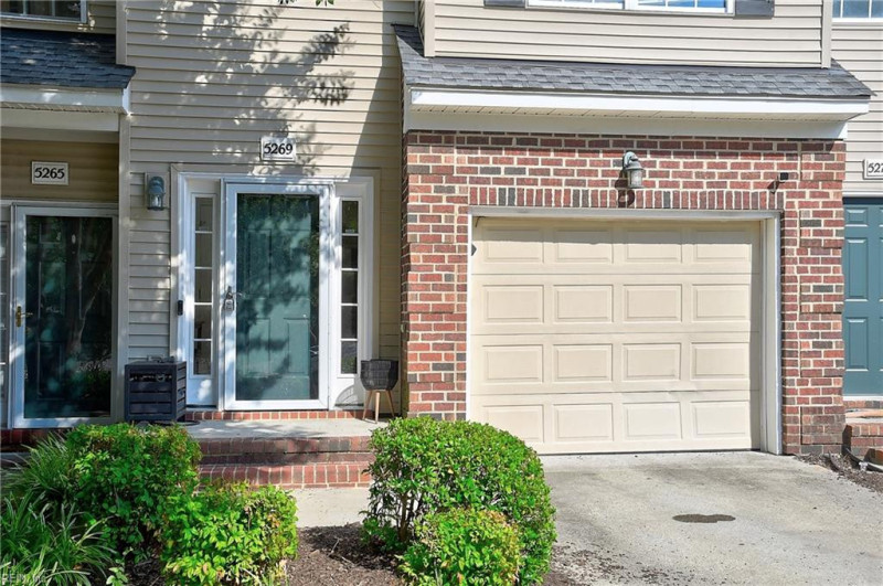 Photo 4 of 43 residential for sale in Virginia Beach virginia