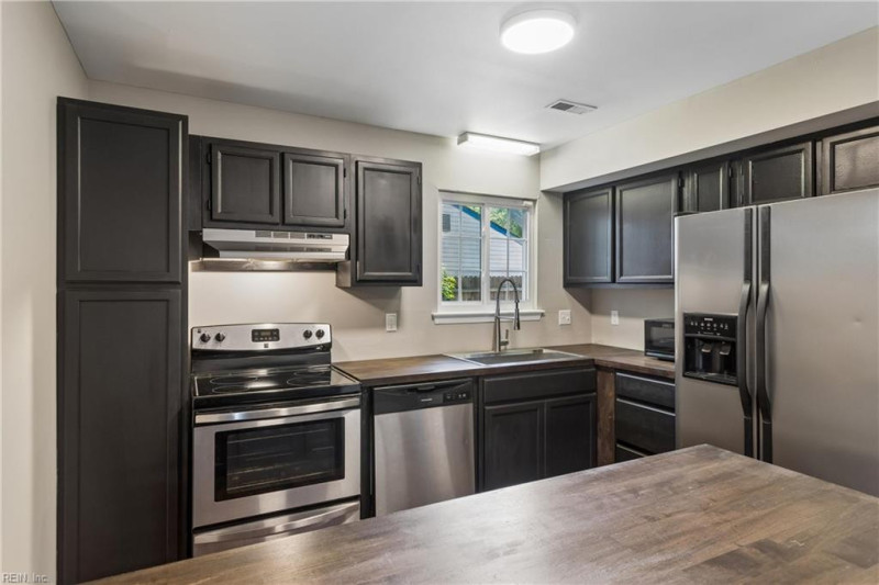 Photo 10 of 23 residential for sale in Newport News virginia