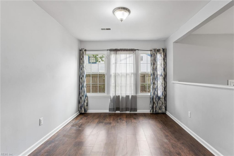 Photo 4 of 23 residential for sale in Newport News virginia