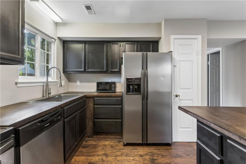 Photo 9 of 23 residential for sale in Newport News virginia