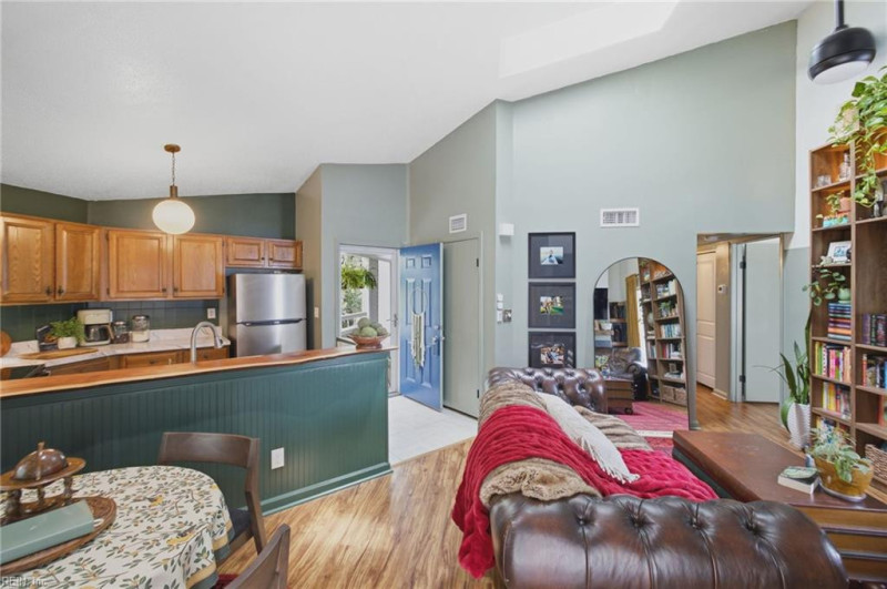 Photo 12 of 44 residential for sale in Virginia Beach virginia