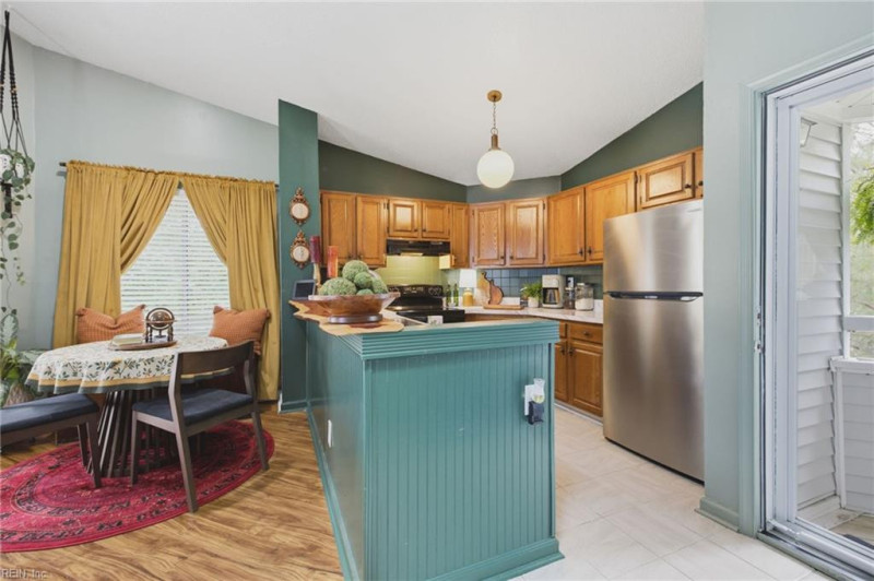 Photo 14 of 44 residential for sale in Virginia Beach virginia