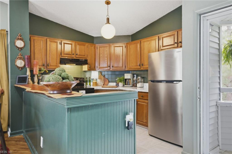 Photo 18 of 44 residential for sale in Virginia Beach virginia