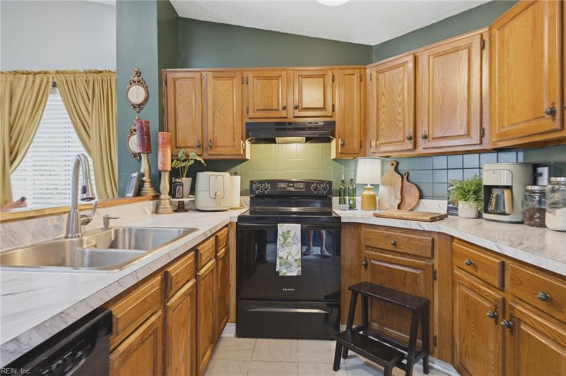 Photo 19 of 44 residential for sale in Virginia Beach virginia