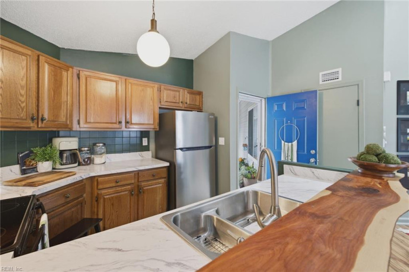 Photo 20 of 44 residential for sale in Virginia Beach virginia