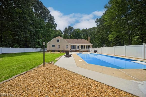 Photo 3 of 42 residential for sale in Chesapeake virginia