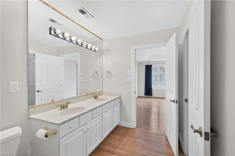 Photo 21 of 44 residential for sale in Hampton virginia