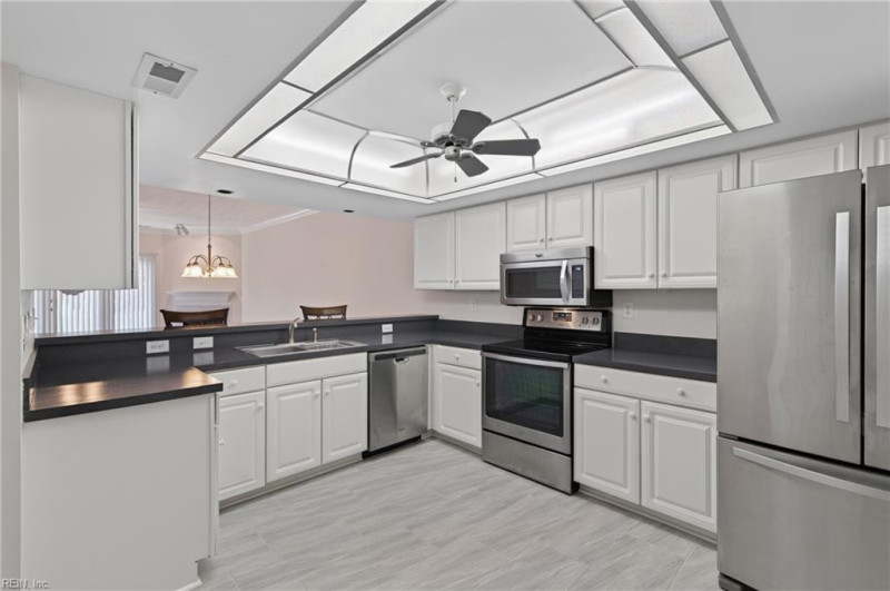 Photo 5 of 44 residential for sale in Hampton virginia