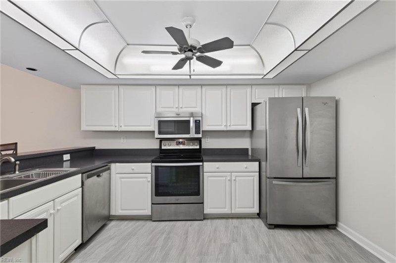 Photo 6 of 44 residential for sale in Hampton virginia