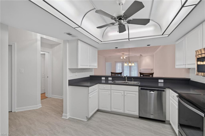 Photo 7 of 44 residential for sale in Hampton virginia