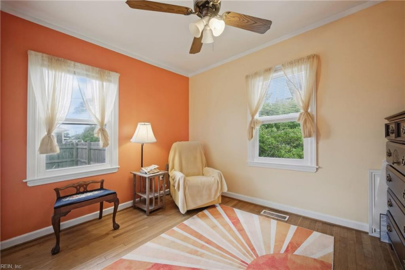 Photo 13 of 36 residential for sale in Hampton virginia