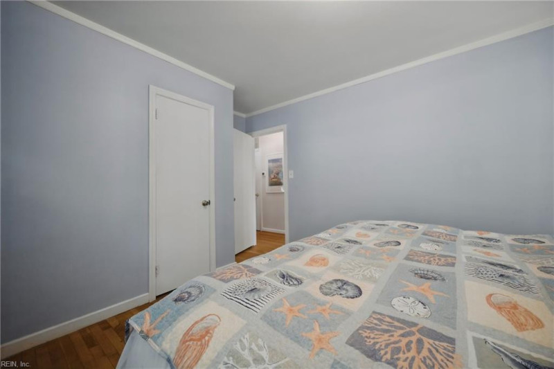 Photo 17 of 36 residential for sale in Hampton virginia