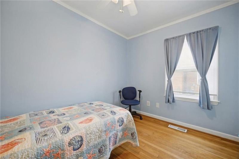 Photo 18 of 36 residential for sale in Hampton virginia