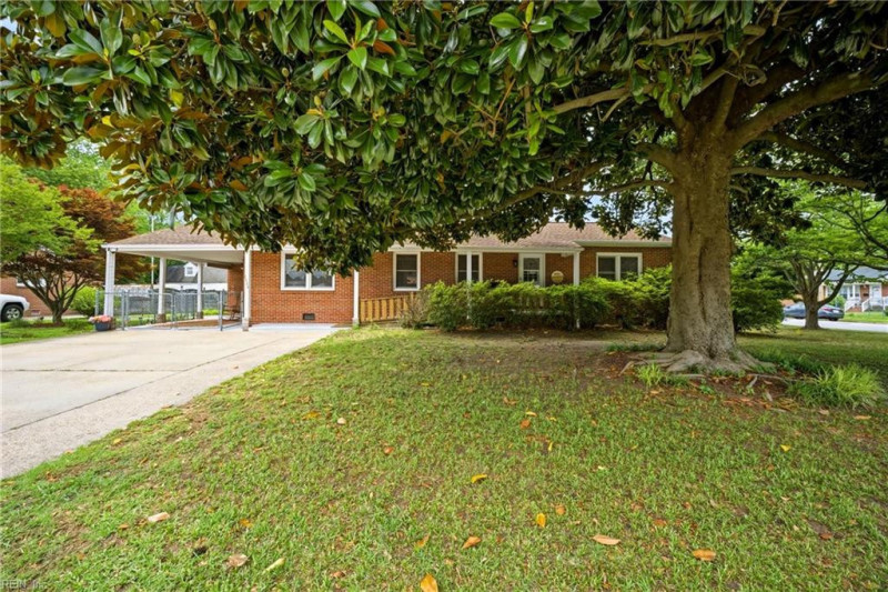 Photo 3 of 36 residential for sale in Hampton virginia