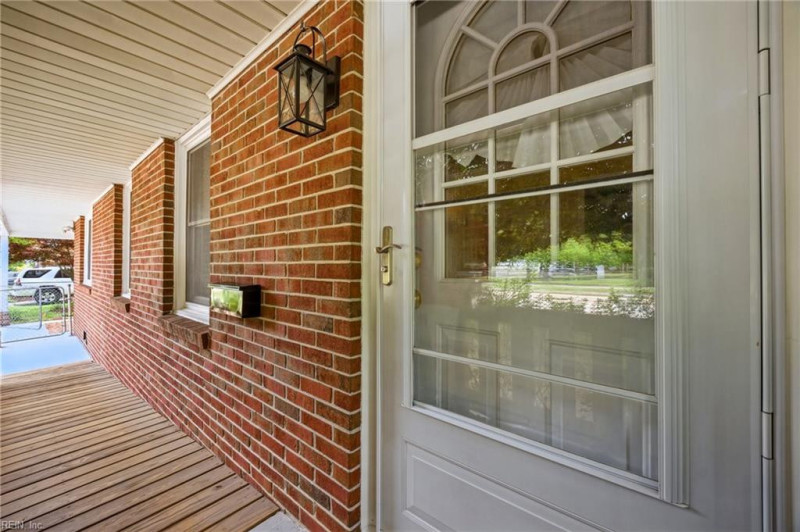 Photo 4 of 36 residential for sale in Hampton virginia