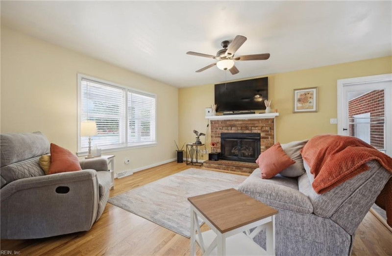 Photo 6 of 36 residential for sale in Hampton virginia