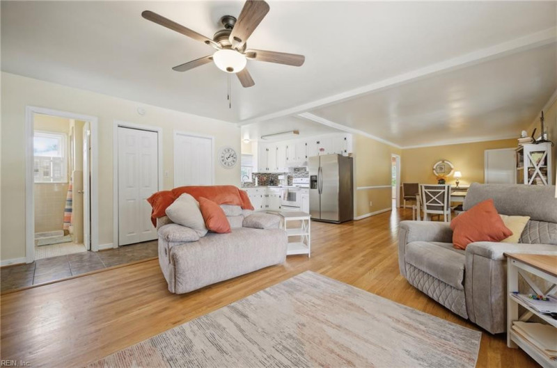 Photo 7 of 36 residential for sale in Hampton virginia