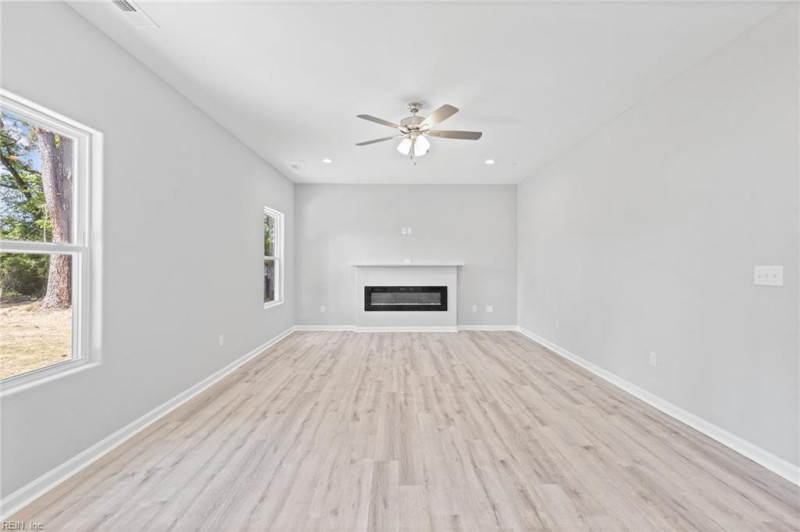 Photo 11 of 28 residential for sale in Norfolk virginia