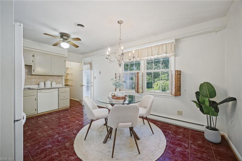 Photo 13 of 49 residential for sale in Portsmouth virginia