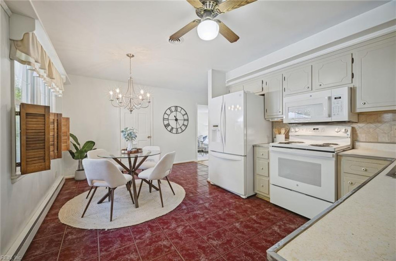 Photo 14 of 49 residential for sale in Portsmouth virginia