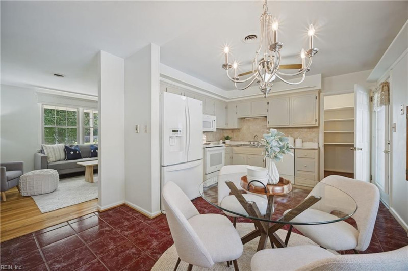 Photo 15 of 49 residential for sale in Portsmouth virginia