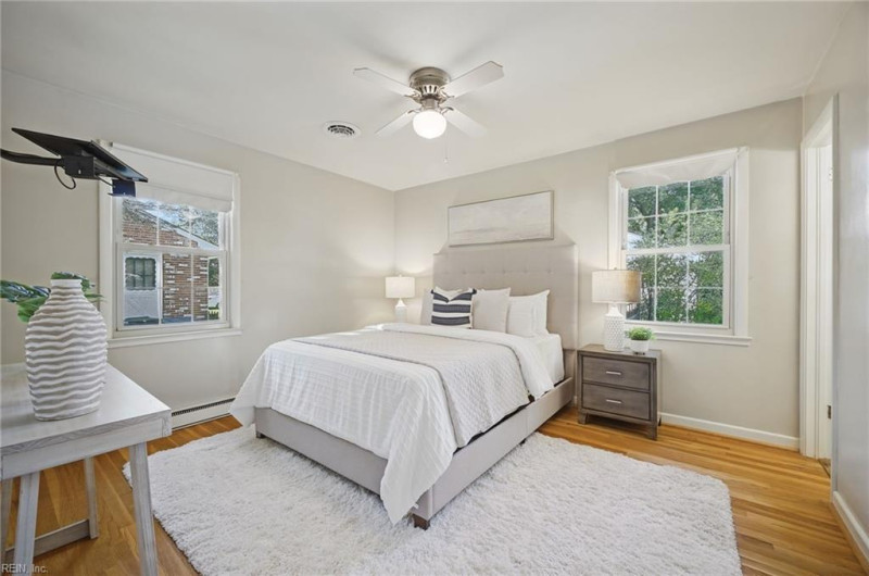 Photo 19 of 49 residential for sale in Portsmouth virginia