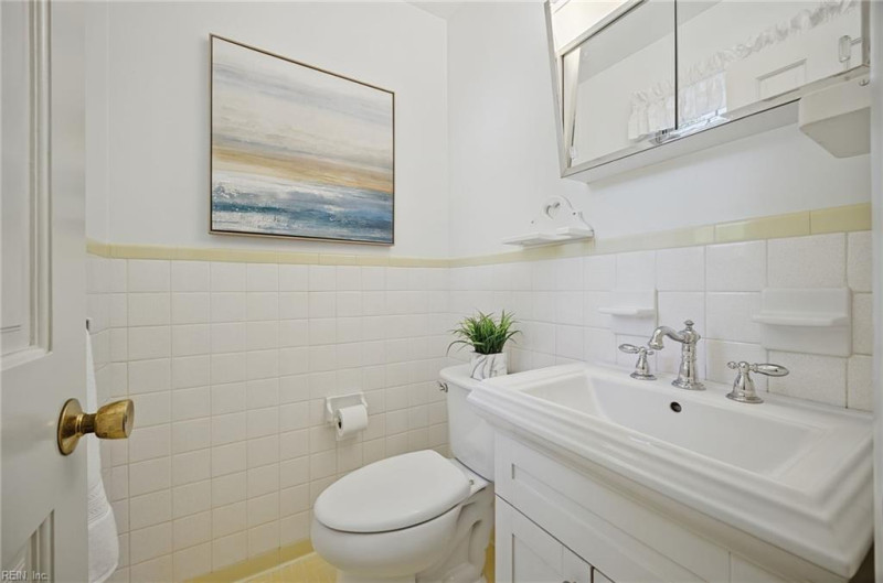 Photo 23 of 49 residential for sale in Portsmouth virginia
