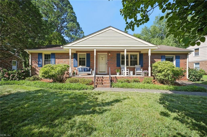 Photo 3 of 49 residential for sale in Portsmouth virginia