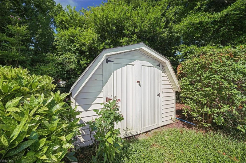 Photo 37 of 49 residential for sale in Portsmouth virginia