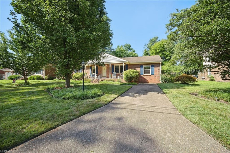 Photo 4 of 49 residential for sale in Portsmouth virginia