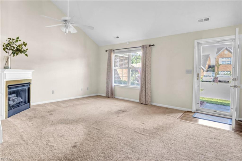 Photo 4 of 30 residential for sale in Chesapeake virginia Photo 4 of 30 residential for sale in Chesapeake virginia