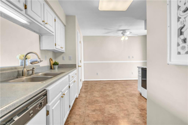 Photo 8 of 30 residential for sale in Chesapeake virginia Photo 8 of 30 residential for sale in Chesapeake virginia